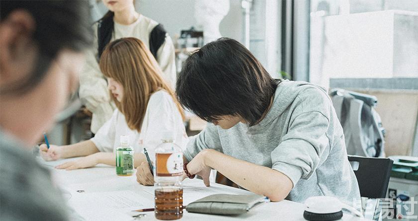 毕易过,毕易过官网,免费论文降重,改易过,论文查重,论文修改